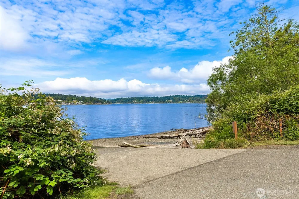 9551 NE South Beach Drive #3G Bainbridge Island, WA 98110