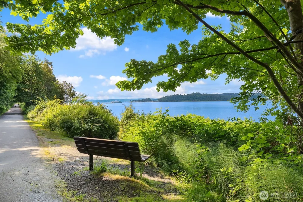 9551 NE South Beach Drive #3G Bainbridge Island, WA 98110