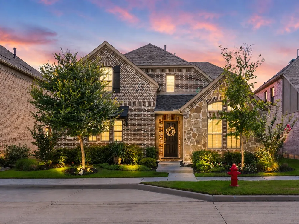 12767 Royal Oaks Lane Farmers Branch, TX 75234