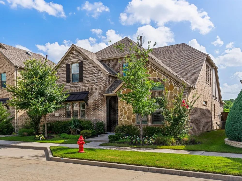 12767 Royal Oaks Lane Farmers Branch, TX 75234