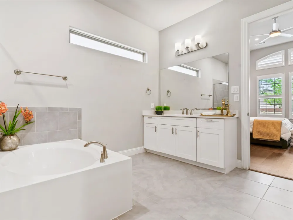 12767 Royal Oaks Lane Farmers Branch, TX 75234