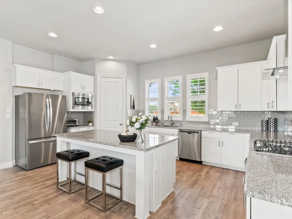 12767 Royal Oaks Lane Farmers Branch, TX 75234