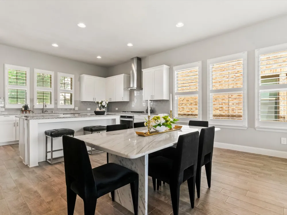 12767 Royal Oaks Lane Farmers Branch, TX 75234