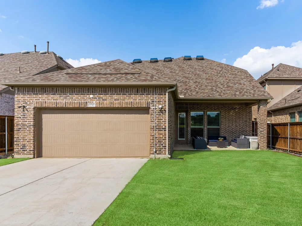 12767 Royal Oaks Lane Farmers Branch, TX 75234