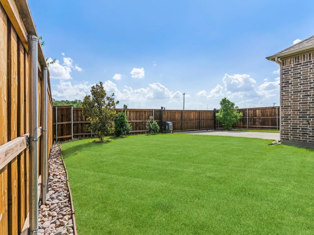 12767 Royal Oaks Lane Farmers Branch, TX 75234