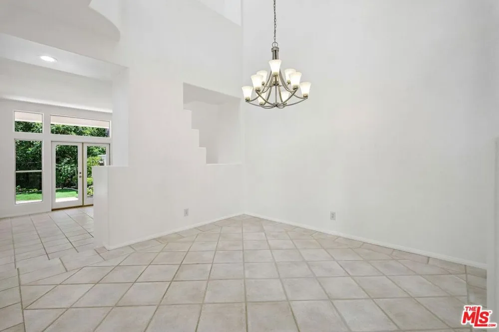 1007 Sunset Oak Circle Newbury Park, CA 91320
