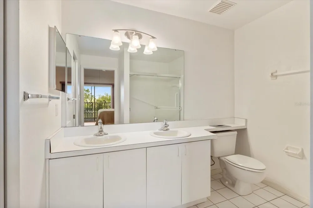 841 WATERSIDE DRIVE #206 Venice, FL 34285