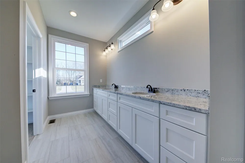 562 ROUND ROCK DRIVE Marion Township, MI 48843