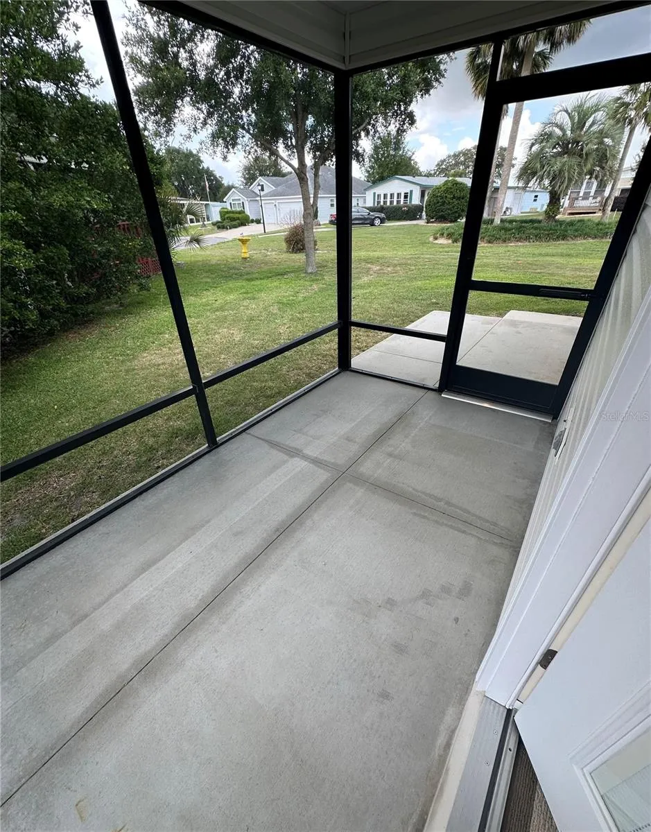 716 TRUMAN AVENUE Lady Lake, FL 32159
