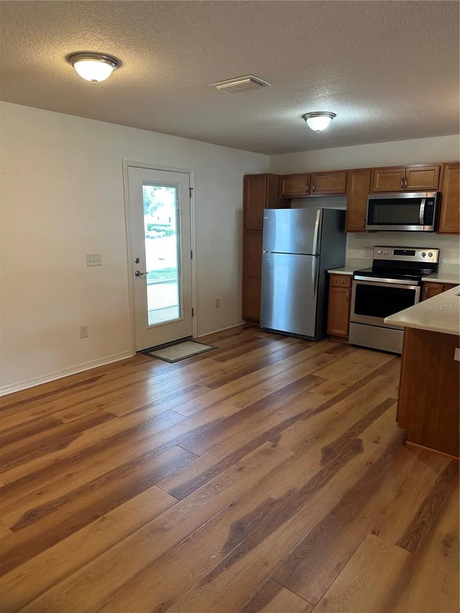 716 TRUMAN AVENUE Lady Lake, FL 32159