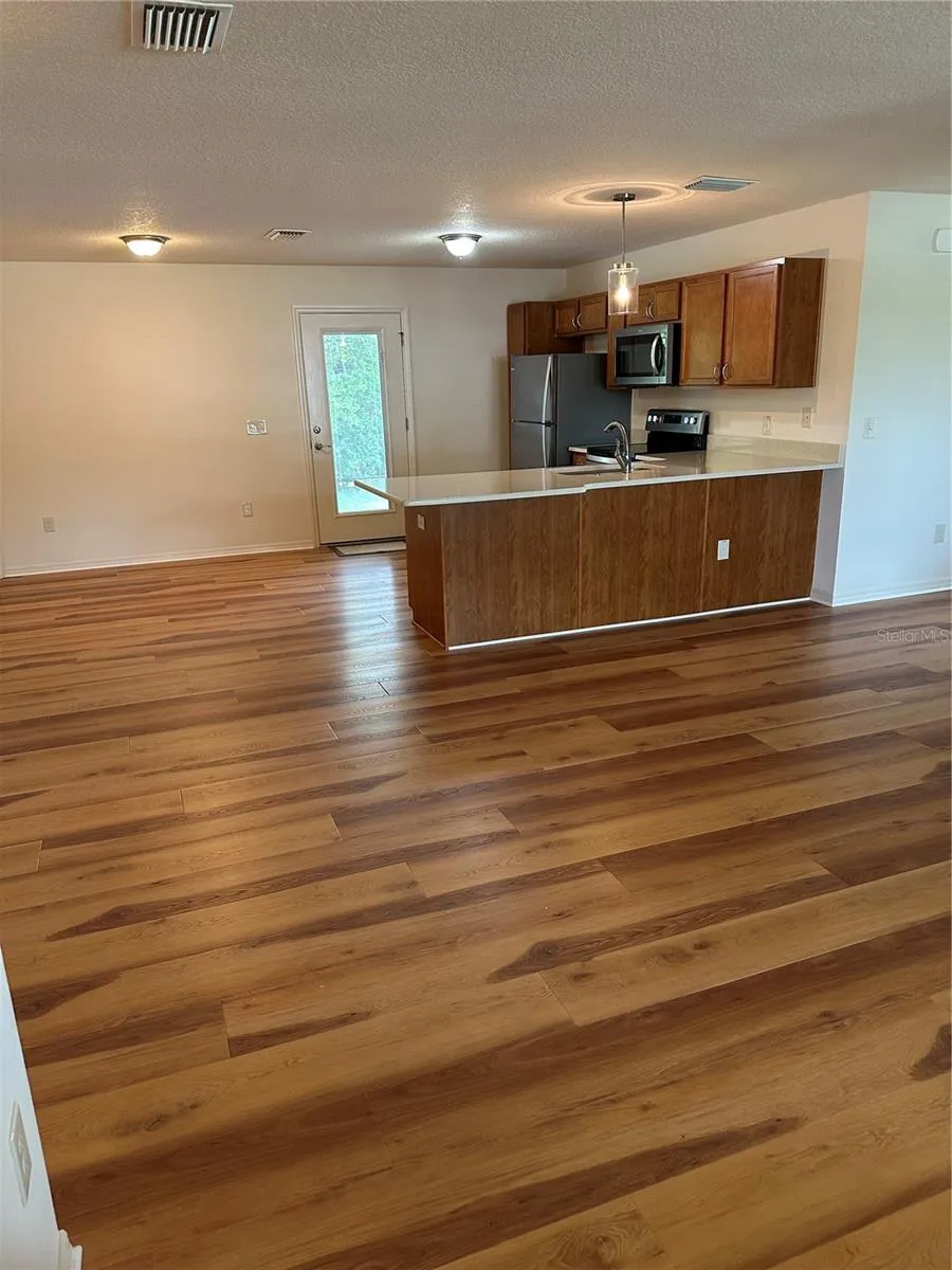 716 TRUMAN AVENUE Lady Lake, FL 32159