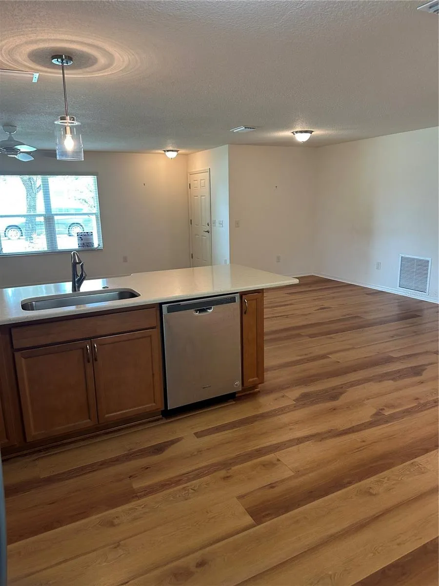 716 TRUMAN AVENUE Lady Lake, FL 32159