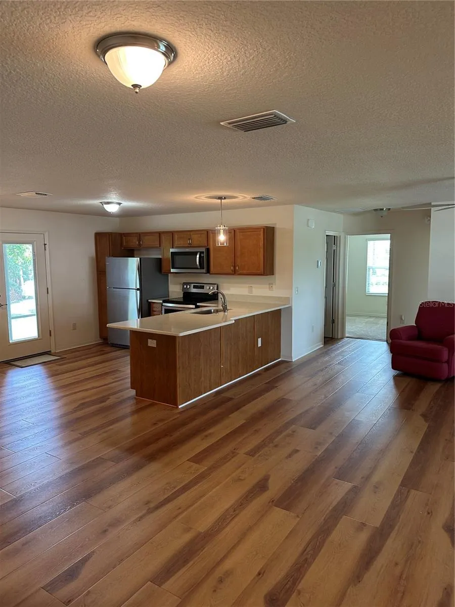 716 TRUMAN AVENUE Lady Lake, FL 32159