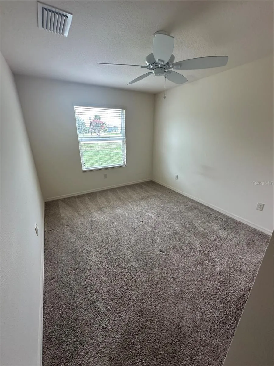716 TRUMAN AVENUE Lady Lake, FL 32159