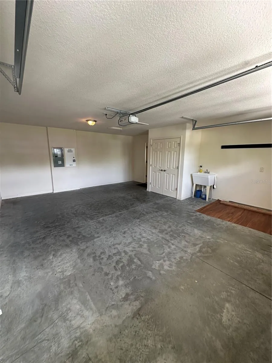 716 TRUMAN AVENUE Lady Lake, FL 32159