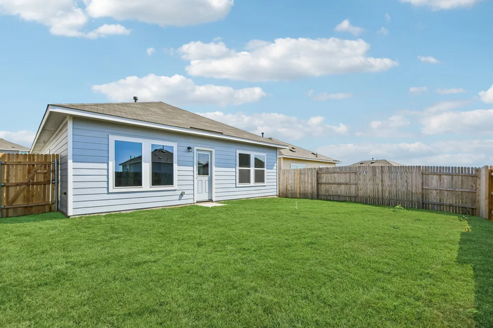 157 Tempest Trail Maxwell, TX 78656