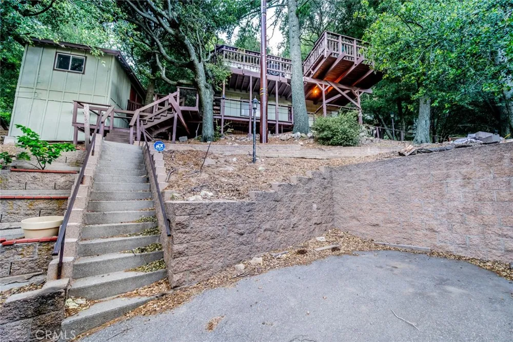 25123 Valle Drive Crestline, CA 92325
