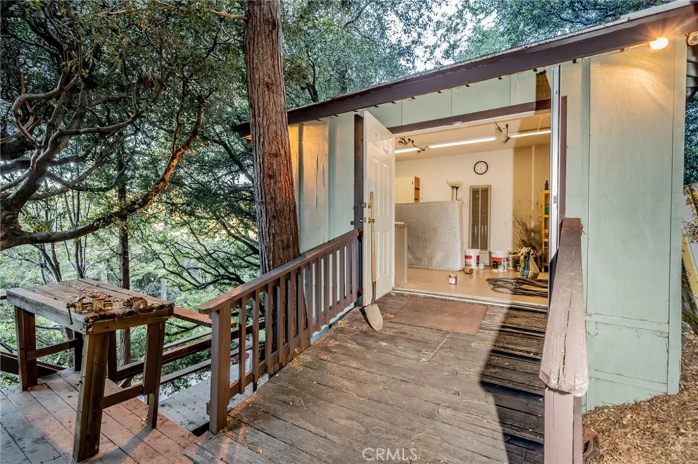 25123 Valle Drive Crestline, CA 92325