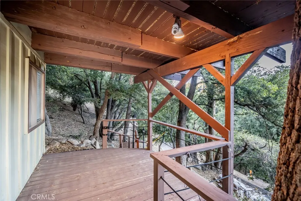 25123 Valle Drive Crestline, CA 92325