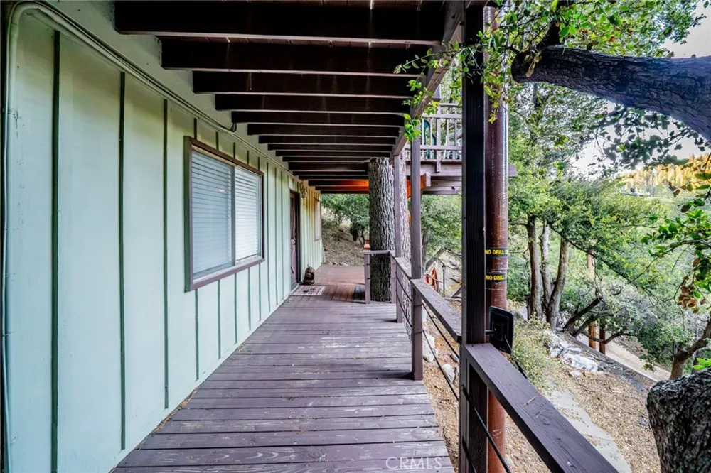 25123 Valle Drive Crestline, CA 92325