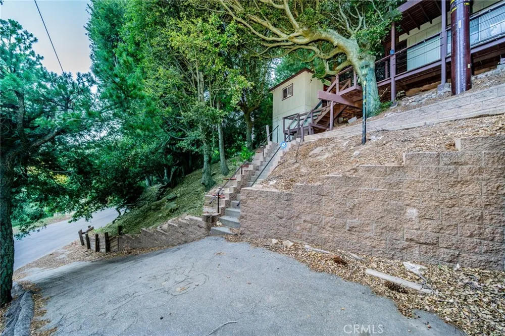 25123 Valle Drive Crestline, CA 92325