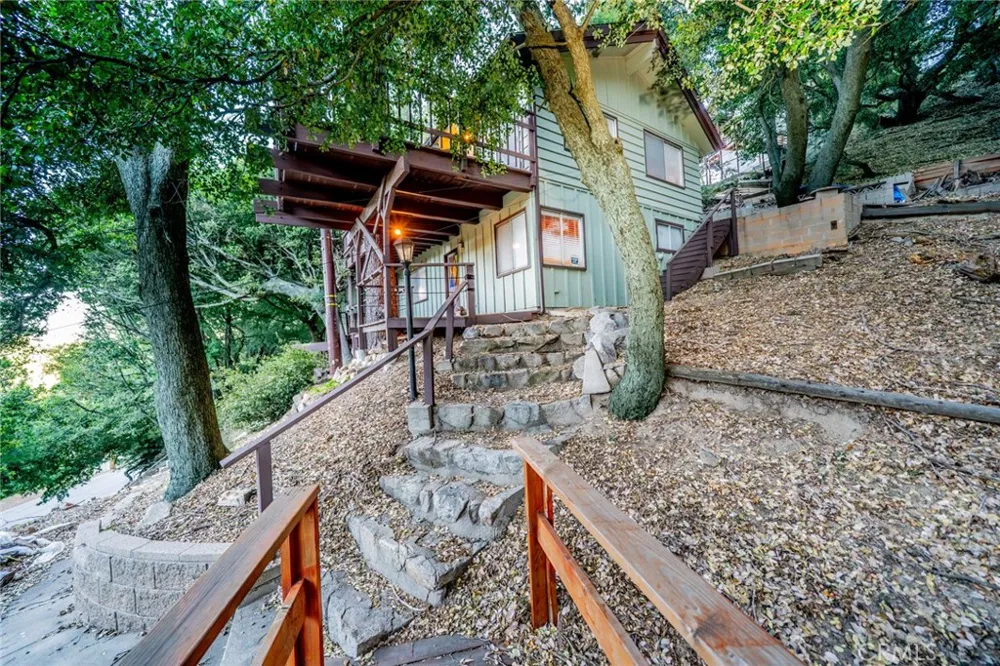25123 Valle Drive Crestline, CA 92325