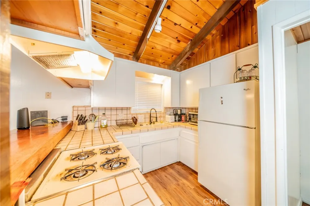 25123 Valle Drive Crestline, CA 92325