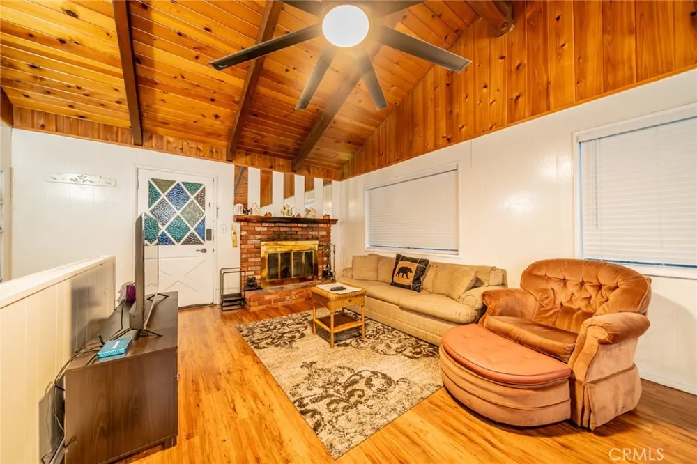 25123 Valle Drive Crestline, CA 92325
