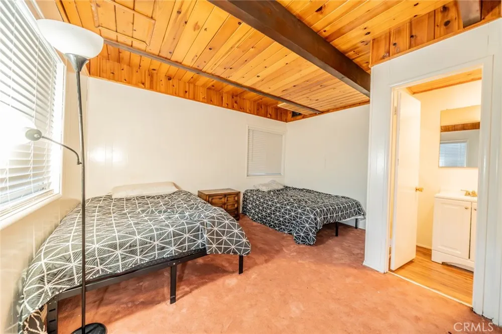 25123 Valle Drive Crestline, CA 92325