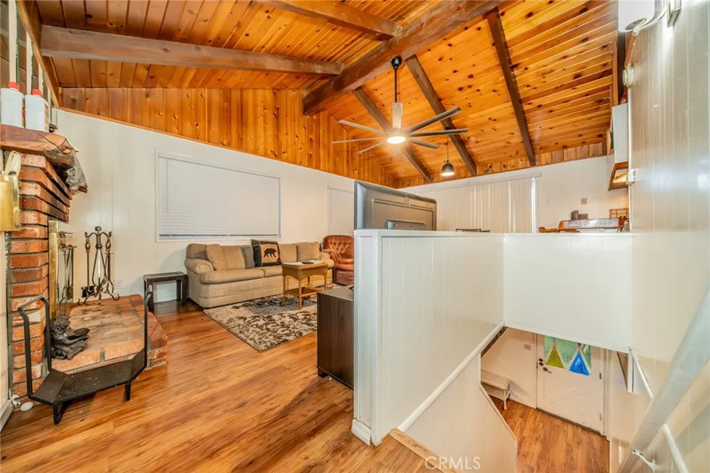 25123 Valle Drive Crestline, CA 92325