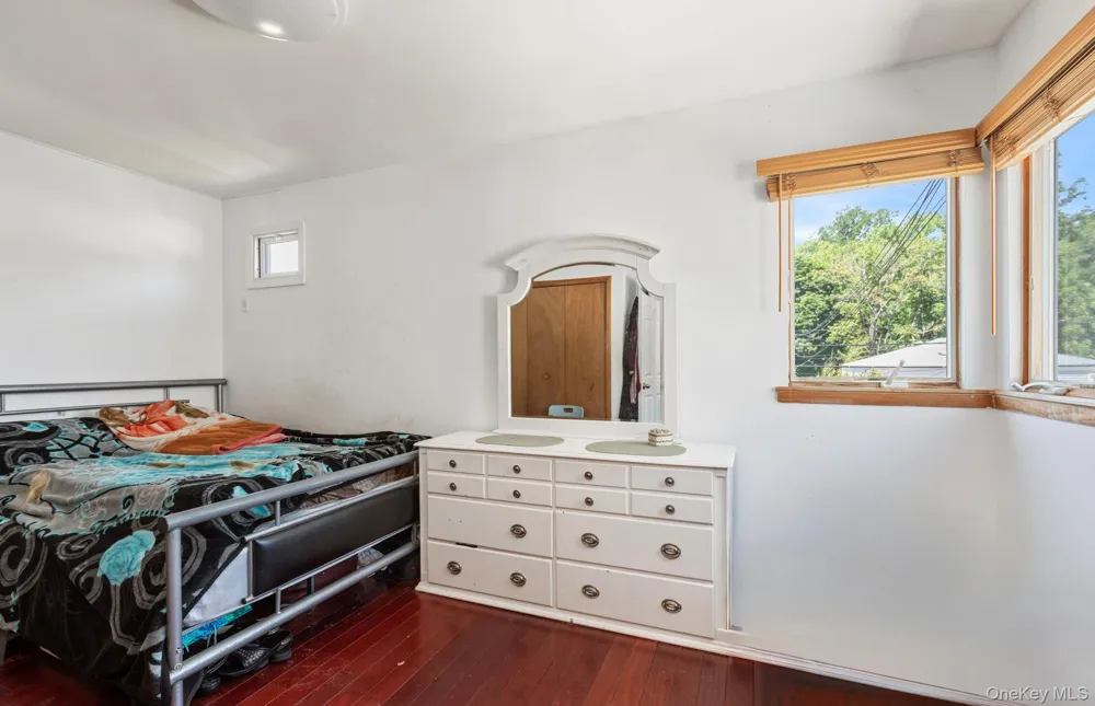 6722 211th Street Oakland Gardens, NY 11364