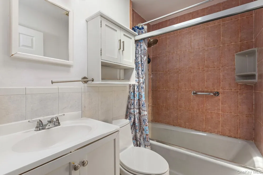6722 211th Street Oakland Gardens, NY 11364