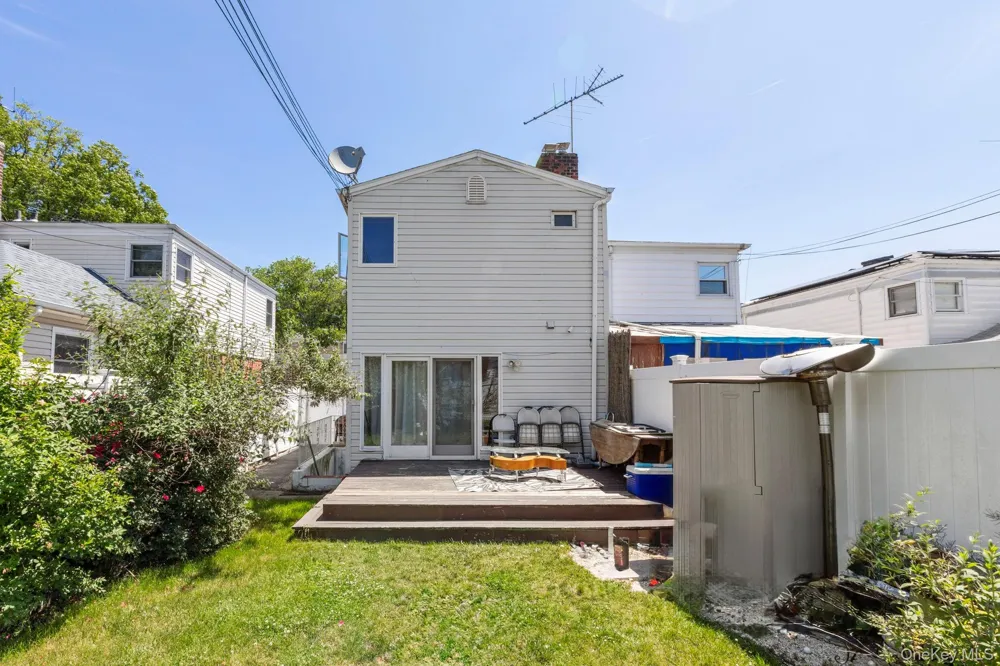 6722 211th Street Oakland Gardens, NY 11364