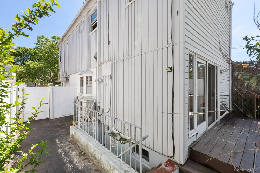 6722 211th Street Oakland Gardens, NY 11364