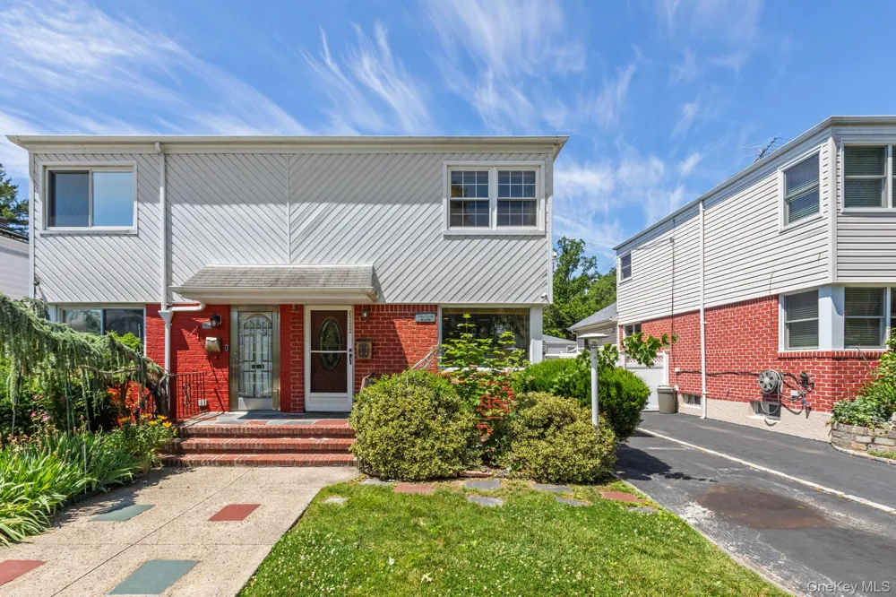 6722 211th Street Oakland Gardens, NY 11364