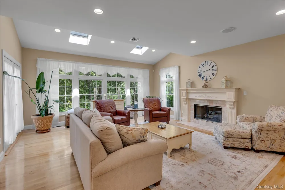 216 Landing Lane Baiting Hollow, NY 11933