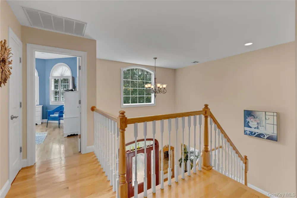 216 Landing Lane Baiting Hollow, NY 11933
