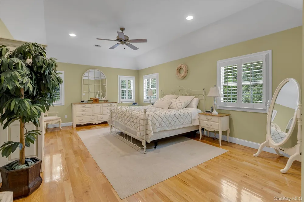 216 Landing Lane Baiting Hollow, NY 11933