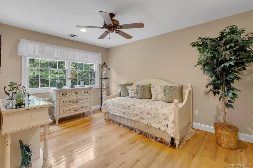 216 Landing Lane Baiting Hollow, NY 11933