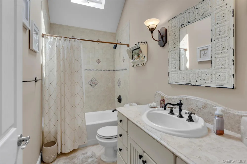 216 Landing Lane Baiting Hollow, NY 11933