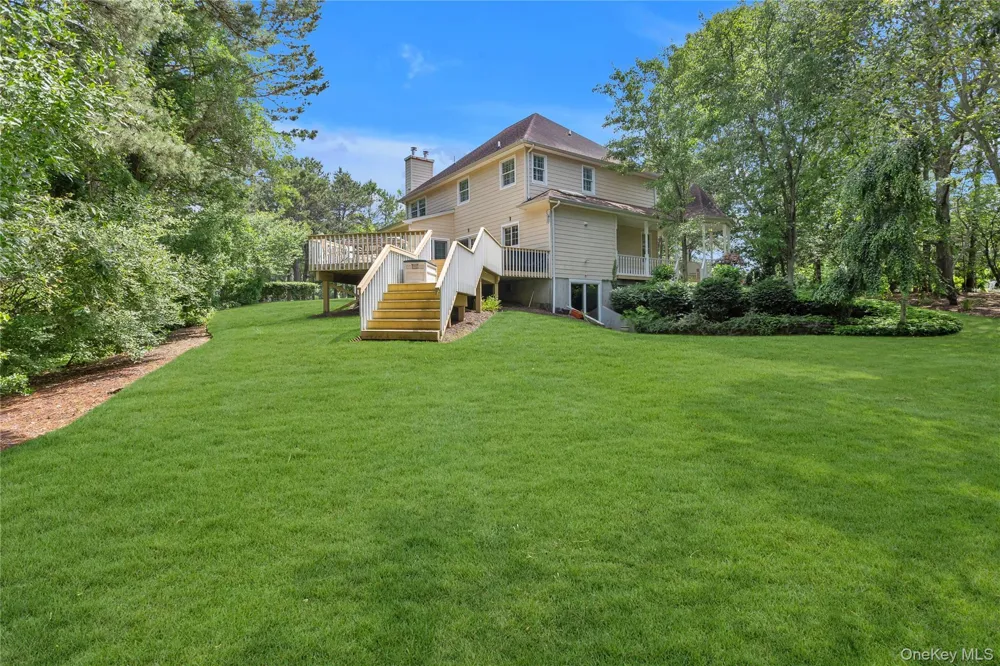 216 Landing Lane Baiting Hollow, NY 11933