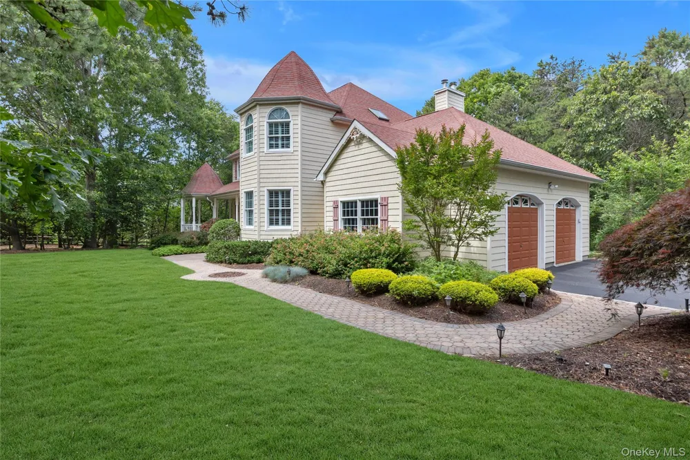 216 Landing Lane Baiting Hollow, NY 11933