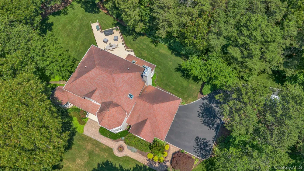 216 Landing Lane Baiting Hollow, NY 11933