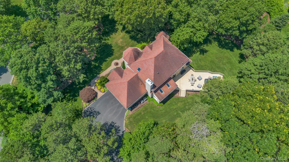 216 Landing Lane Baiting Hollow, NY 11933
