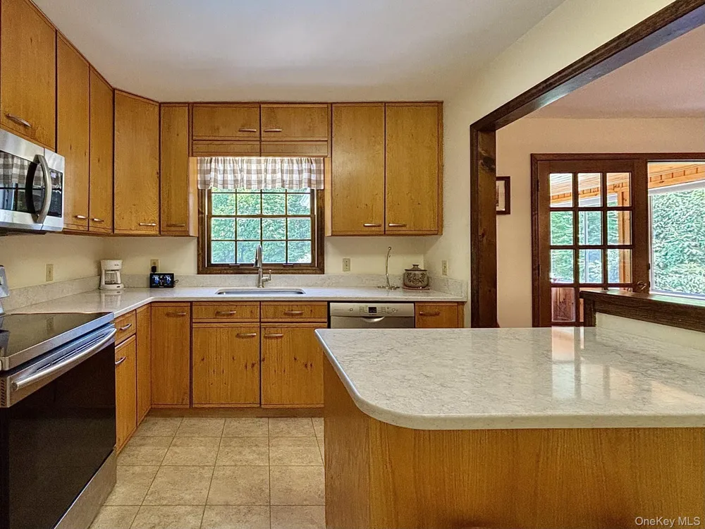 6 Kipsbergen Drive Rhinebeck, NY 12572