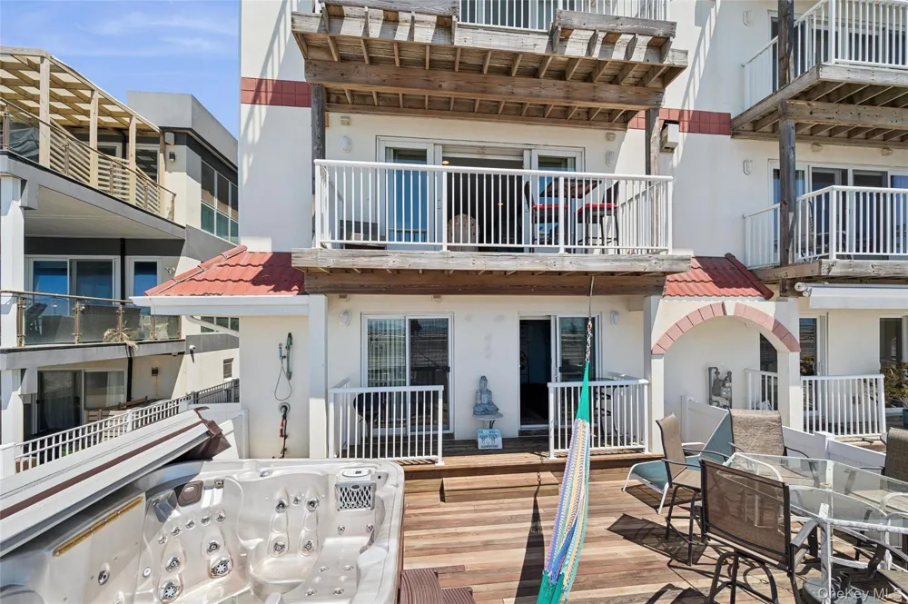 452 Oceanfront #102 Long Beach, NY 11561