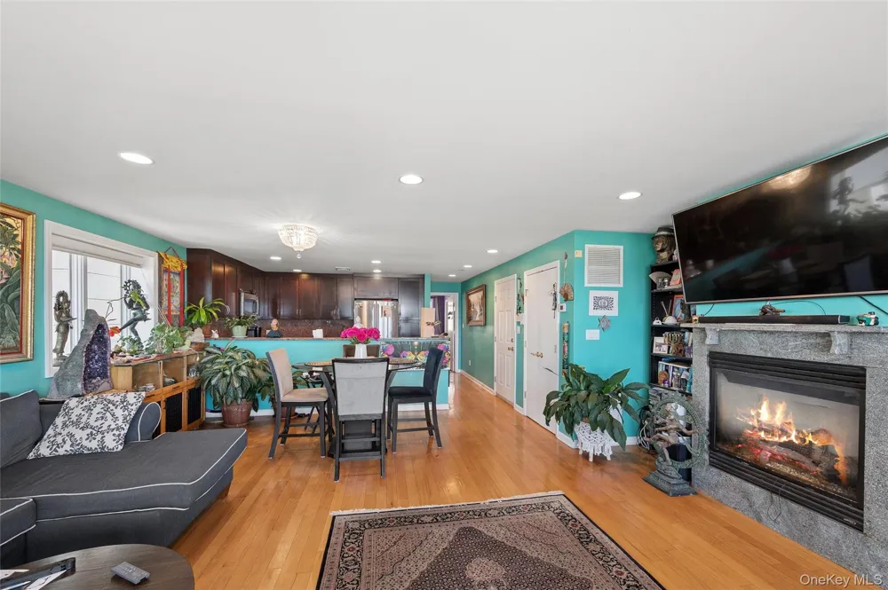 452 Oceanfront #102 Long Beach, NY 11561