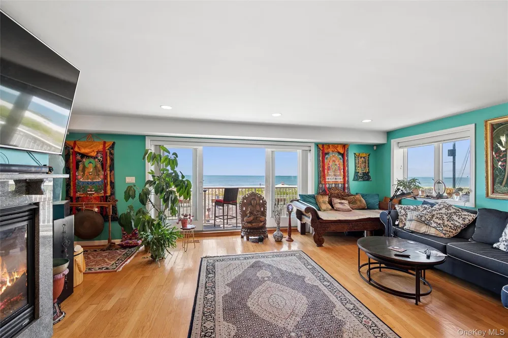 452 Oceanfront #102 Long Beach, NY 11561