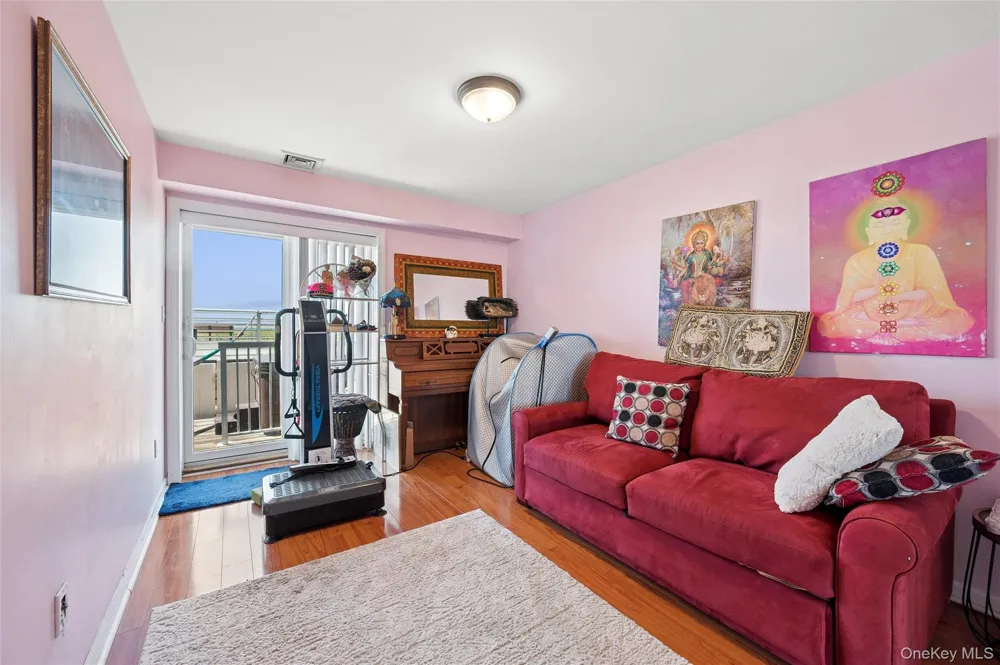 452 Oceanfront #102 Long Beach, NY 11561