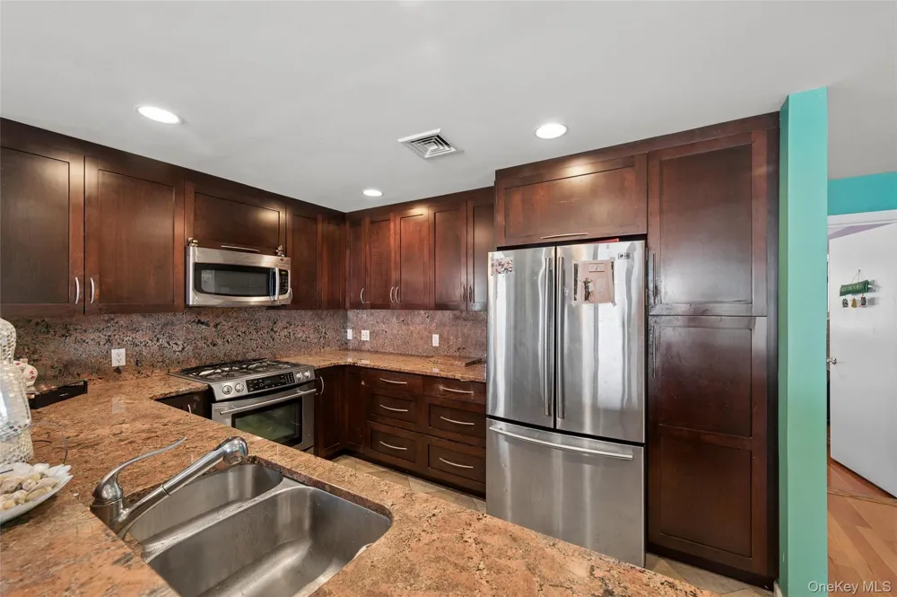 452 Oceanfront #102 Long Beach, NY 11561